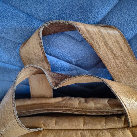 M0851 Leather Crossbody Laptop Bag - Picture 8 of 14